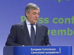 Tajani in conf stampa CARS 2020